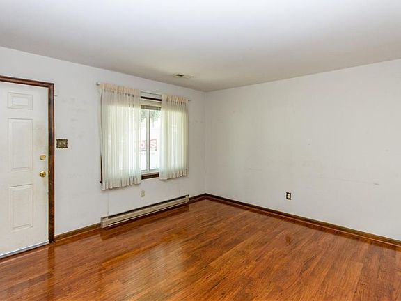 2nd image of 4407 Butler Ln