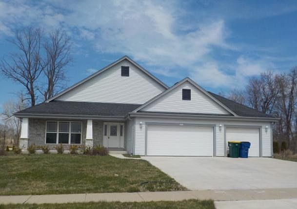 1st image of 3820 E Green Meadows Dr