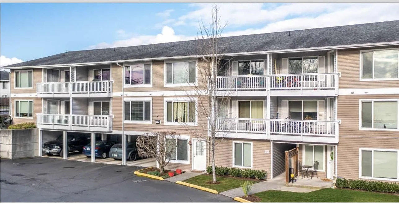 2 bed, 1.5 bath, 1000 sqft, $1,995 — Photo 1