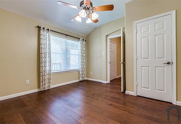 3rd image of 1725 Duck Cove Dr