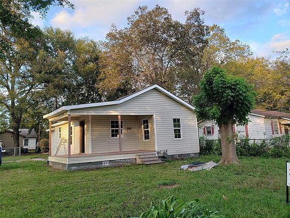 2nd image of 1501 E Travis St
