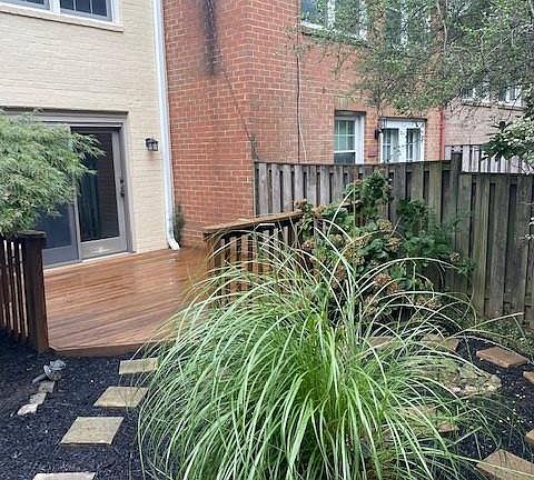 5th image of 3858 University Dr