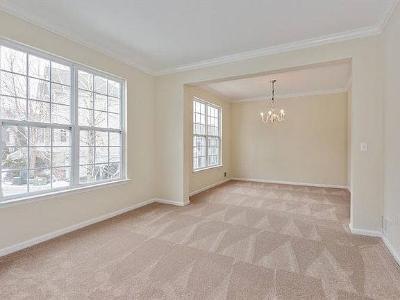 Living room / dining room