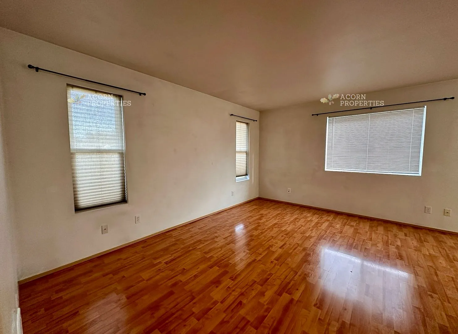 402 NW Meadow Court — Photo 4