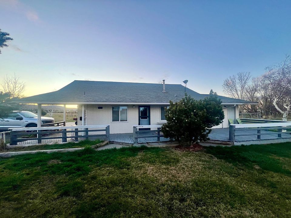 2nd image of 49125 S Sloan Ct