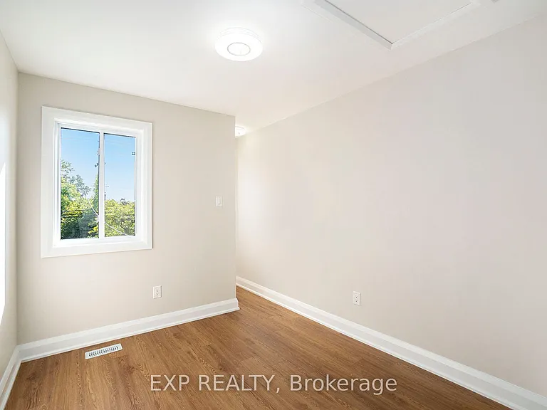 838 Saint Laurent Blvd #3 — Photo 12