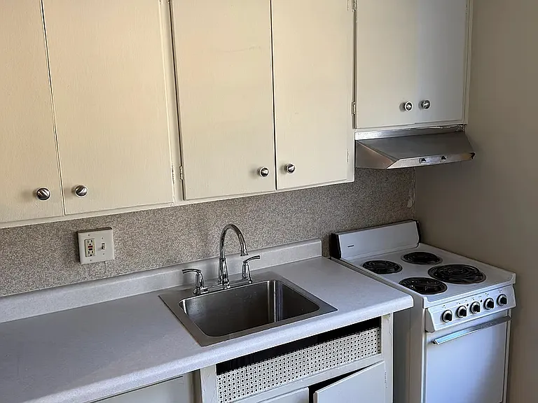 514 N Dubuque St #1 — Photo 3