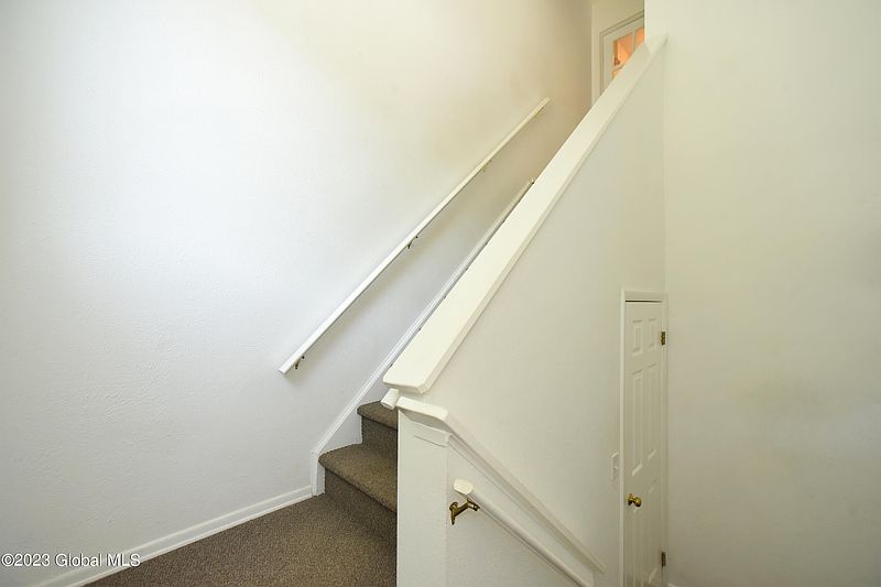 4th image of 4007 Foxwood Dr S