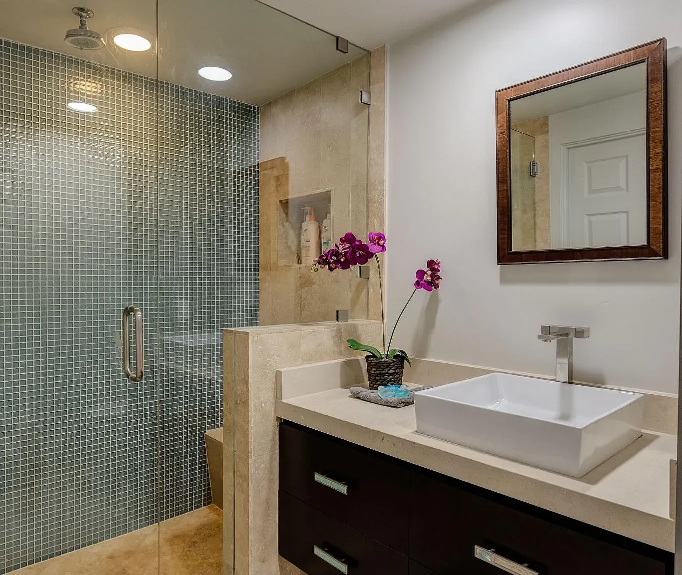 3 bed, 2500 sqft, $9,000 — Photo 4