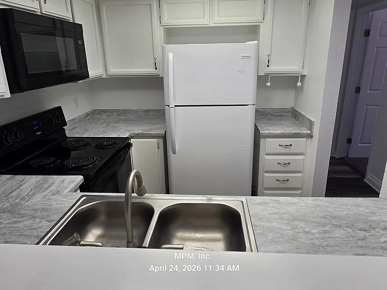 3121 Spring St #208 — Photo 2
