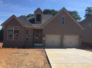 1421 Mossy Rock Ln, Knoxville, TN 37922