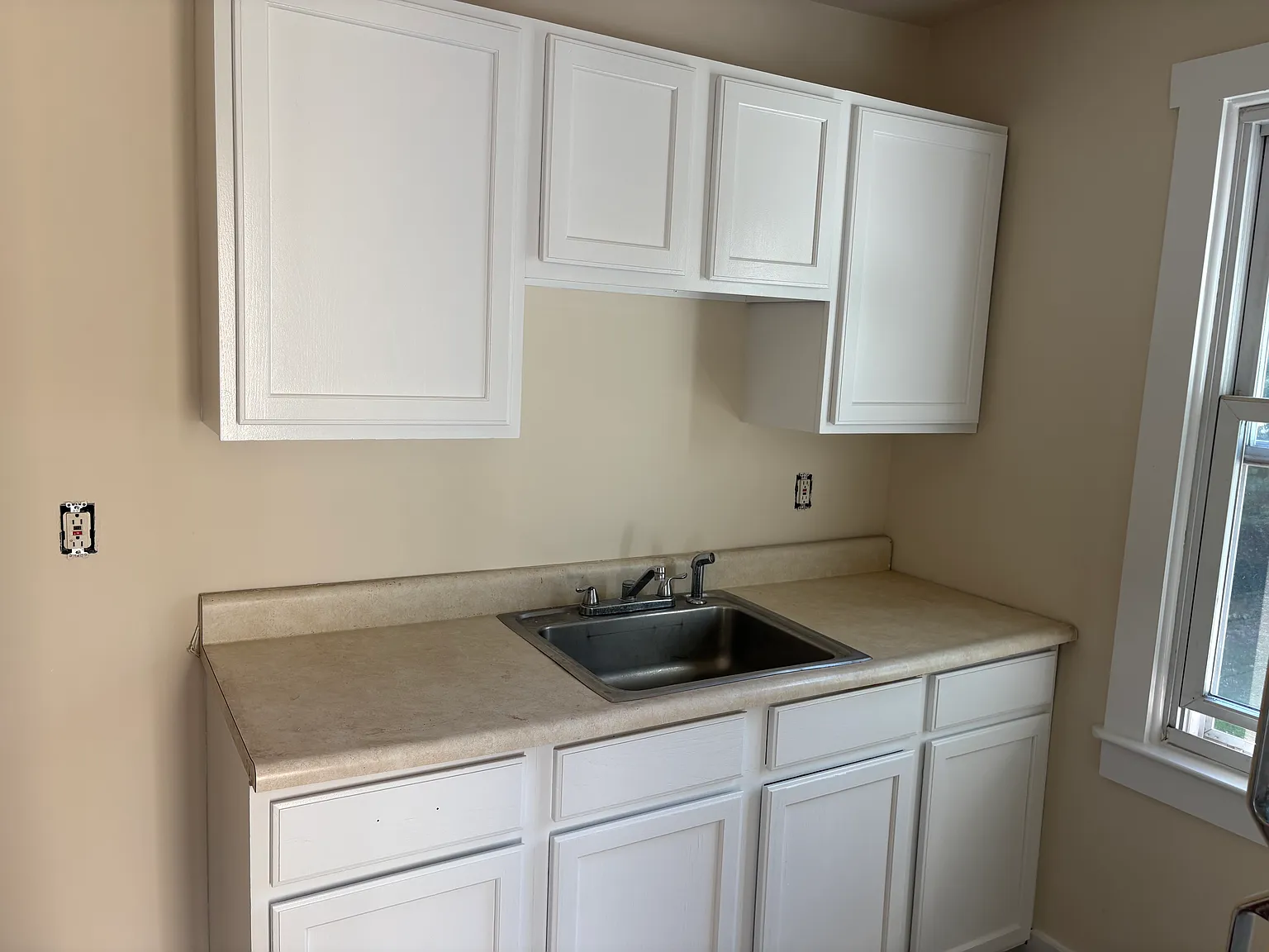 2 bed, 700 sqft, $2,200 — Photo 3