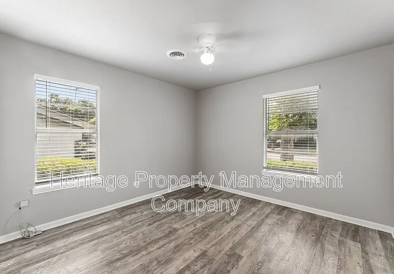 515 Mitchell Ave — Photo 24