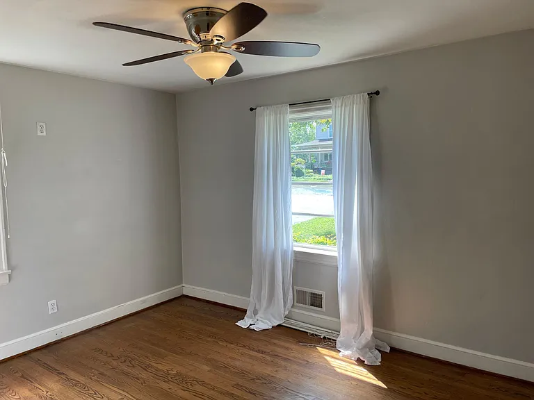 2253 Memorial Ave SW — Photo 11