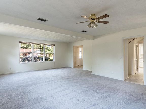 5th image of 2835 River Oak Dr