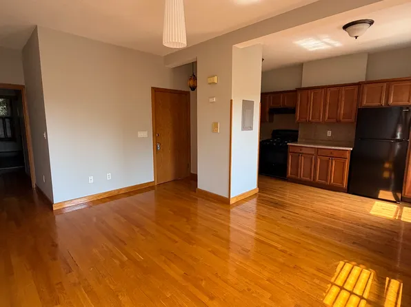 208 Wooster St, New Haven, CT