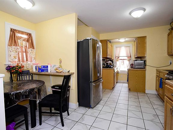 5th image of 110 Union Hall St #36