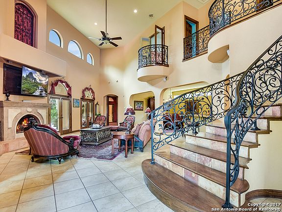 5th image of 225 Viesca St
