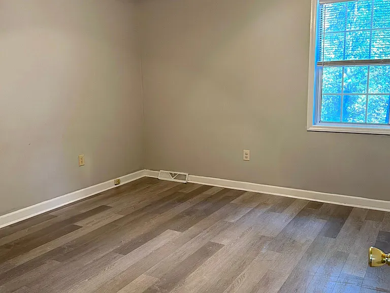 314 Barry Dr — Photo 7