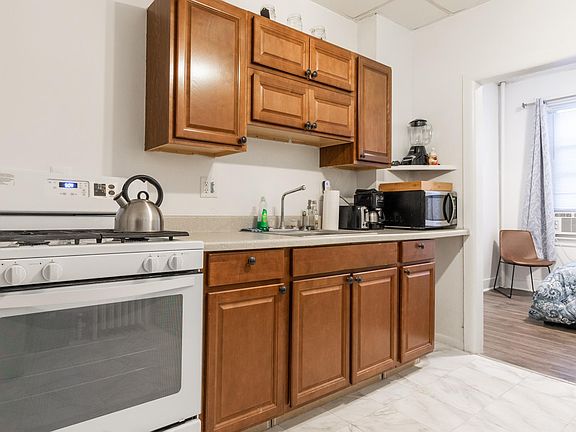 5th image of 46 Van Wagenen Ave #1