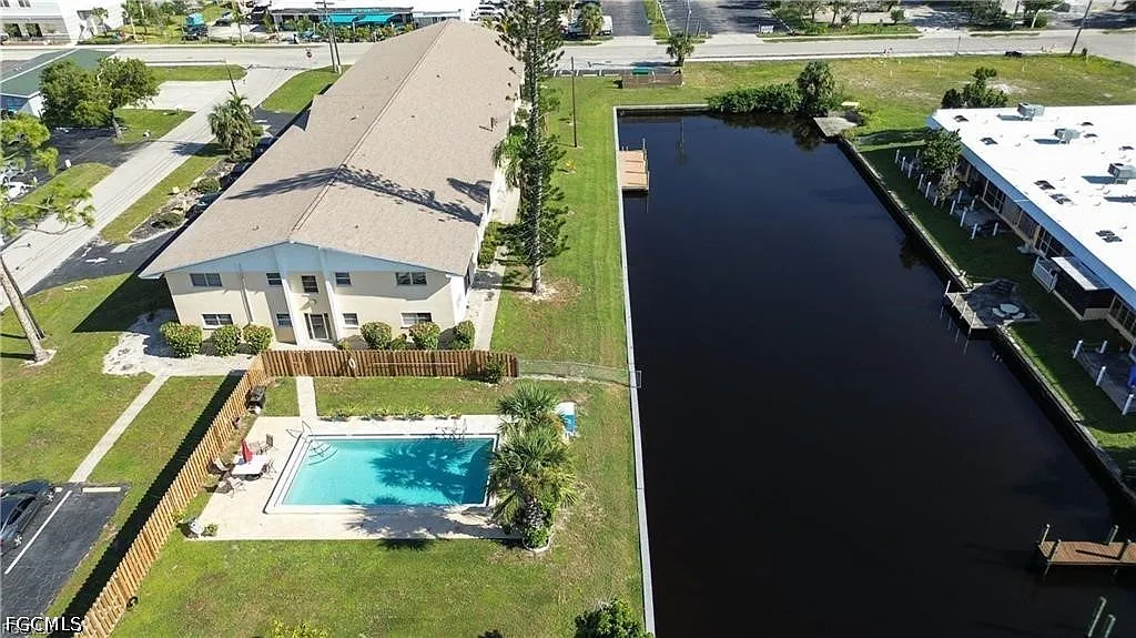 4901 Victoria Dr — Photo 1