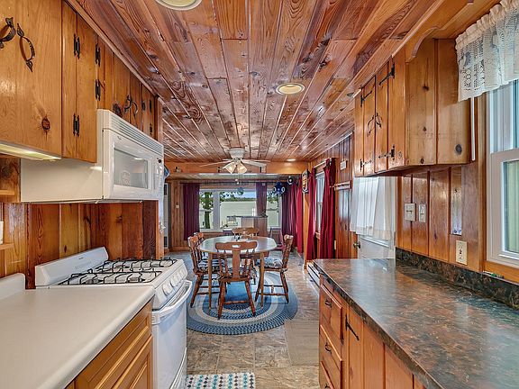4th image of 36971 Pelican Lake Rd