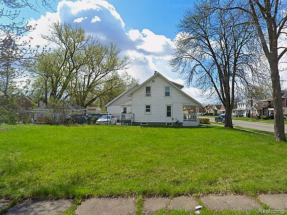 3rd image of 14142 Hubbell St