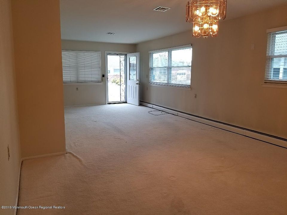 1st image of 1686 Yorktowne Blvd