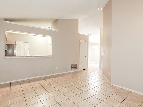 4th image of 8327 Argyle Corners Ct