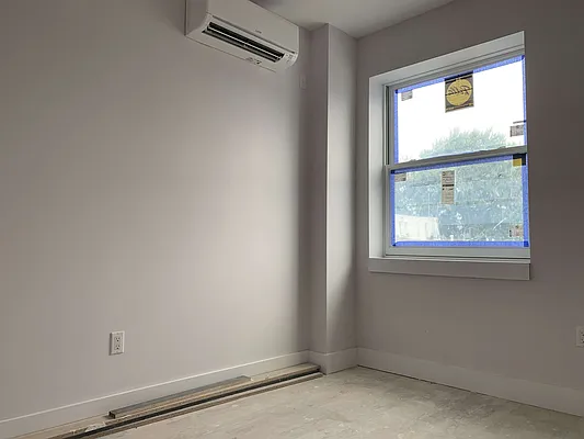 Rented by EXR | media 32