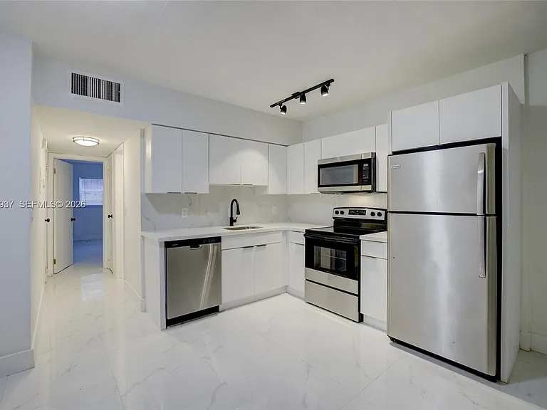 1740 Funston St #6 — Photo 6