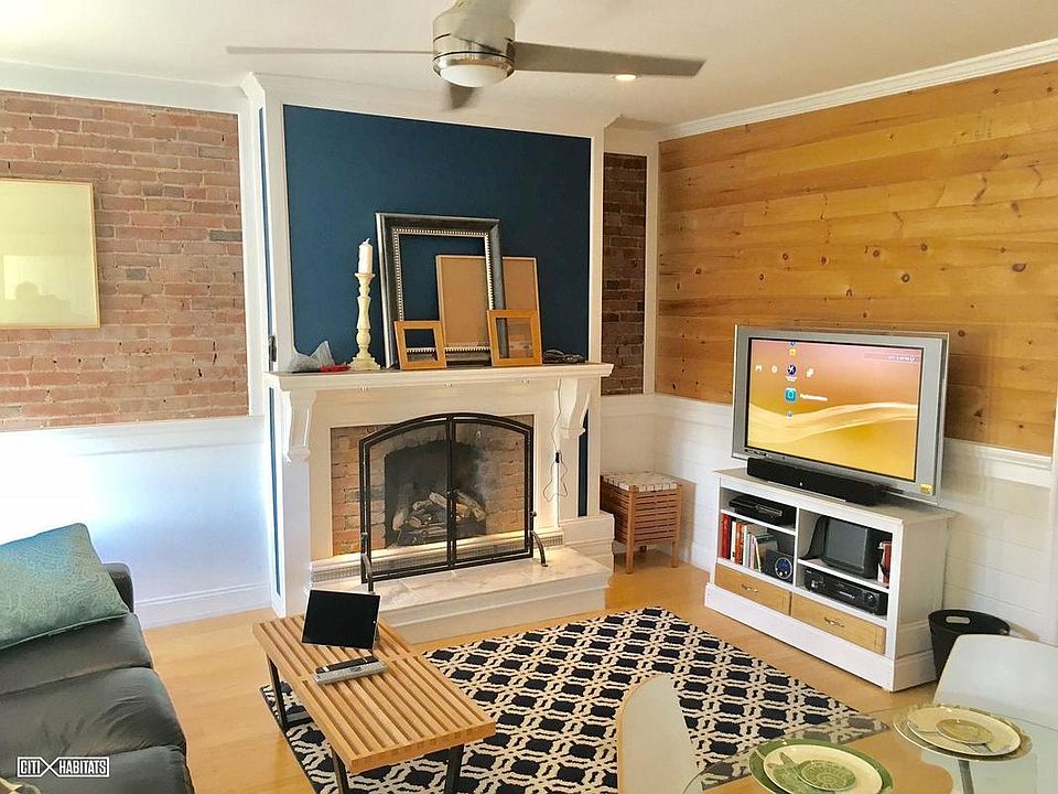 2nd image of 428 Henry St APT 3