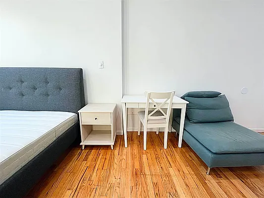 Rented by Bond New York | media 12