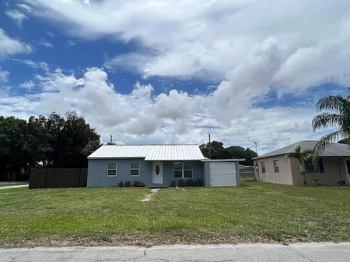1810 Elizabeth St Photo 1