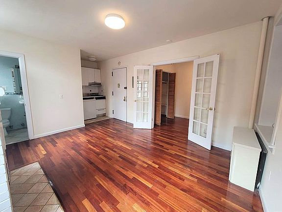 3rd image of 233 W 4th St #T