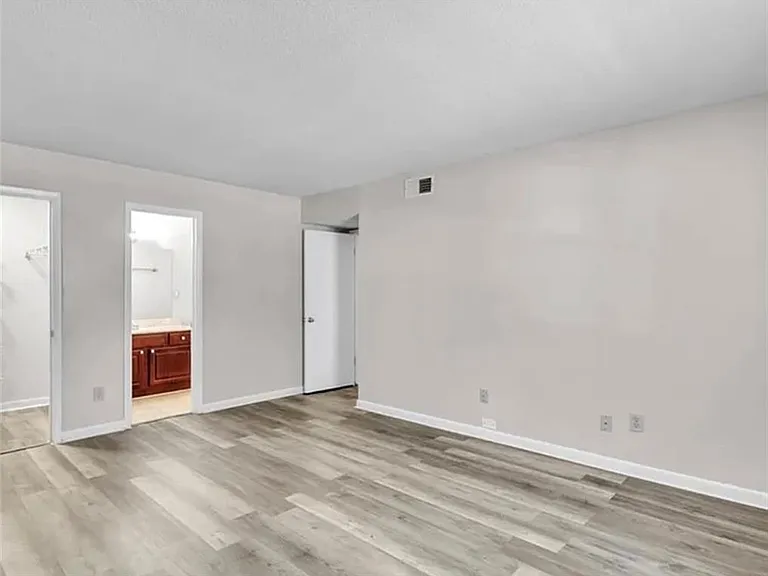 6900 Roswell Rd #10Q — Photo 8