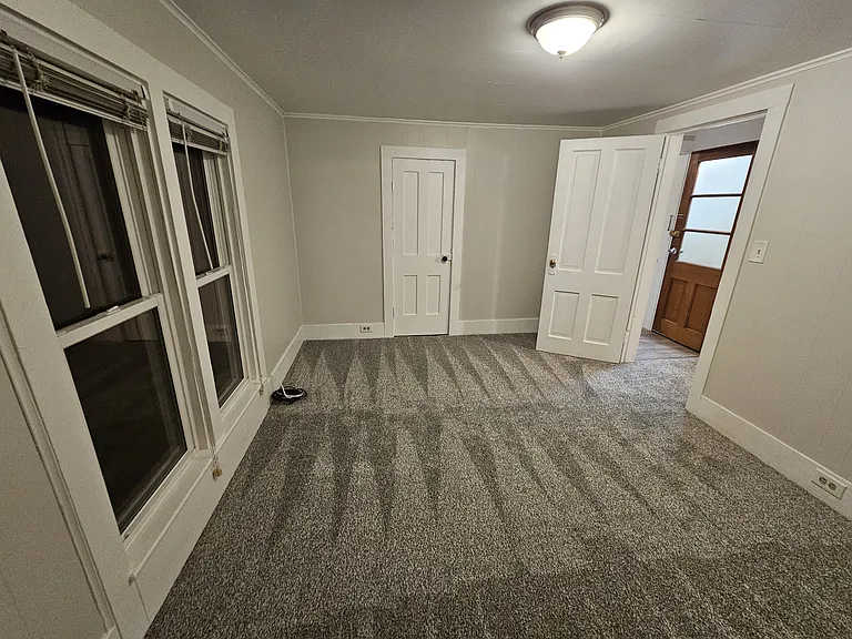 403 S Main St #UPPER — Photo 3