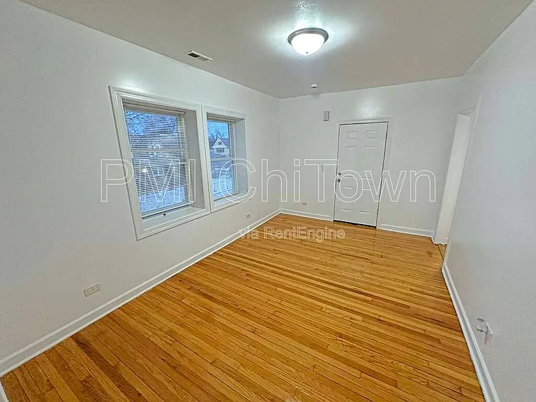 5145 W Ferdinand St — Photo 5