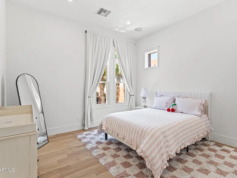 54 W Palm Ln #54 — Photo 35