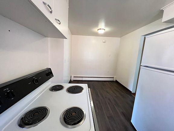 3rd image of 65 Eagan Dr APT 1