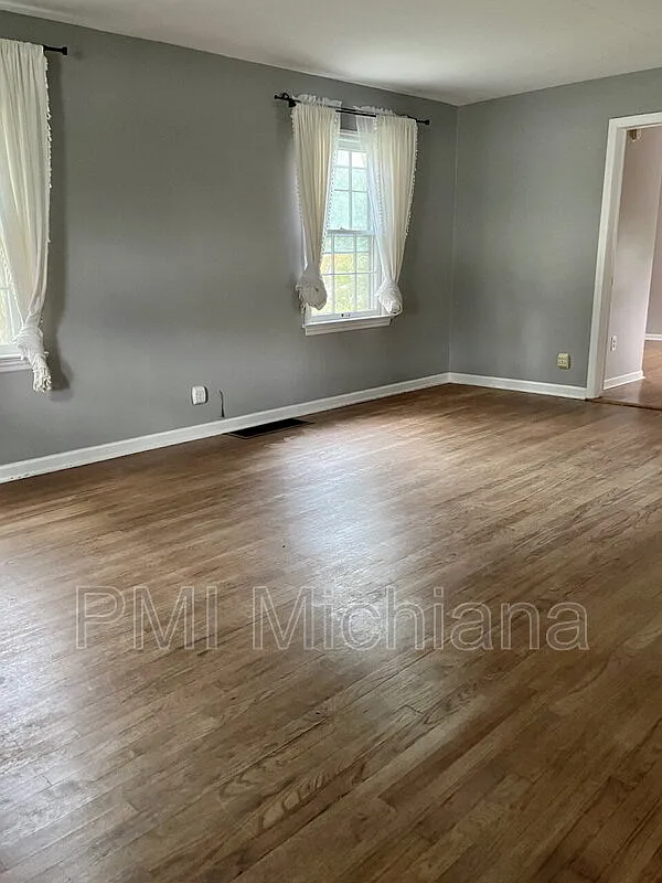 2 bed, 1.5 bath, $1,400 — Photo 4