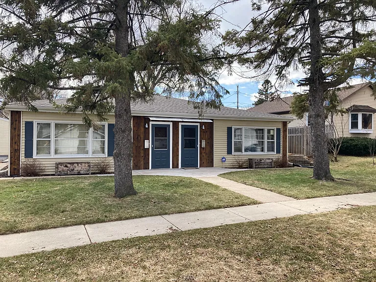 190 Arion St E — Photo 1
