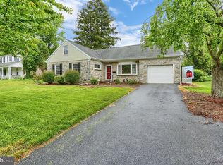 1213 Hillcrest Rd, Lancaster, PA 17603