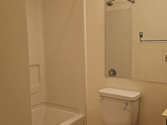 4th image of 18500 Sweet Autumn Dr APT 304