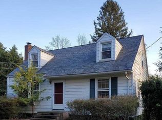 90 Greenlawn Rd, Huntington, NY 11743