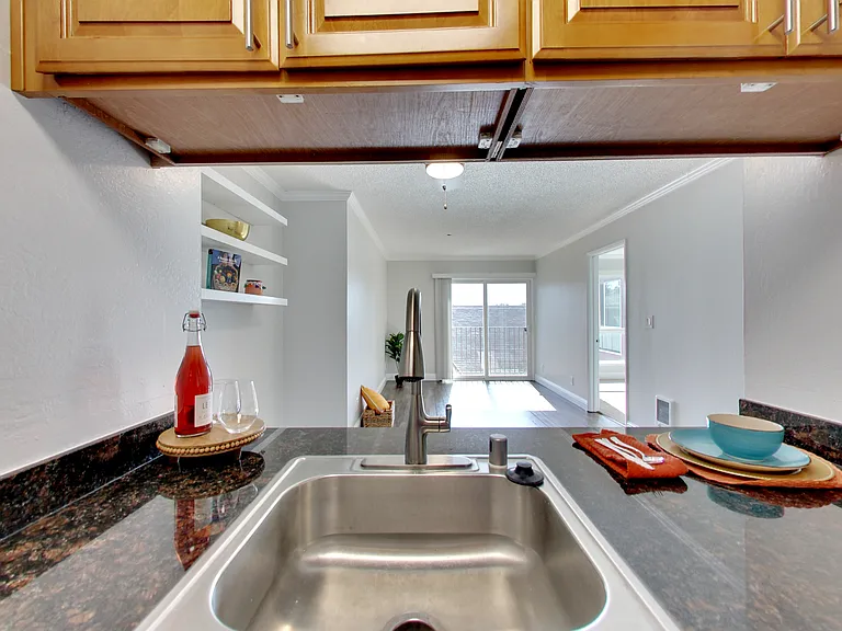 378 Van Buren - Renovated 2bed and 1bed units - Beautiful Building! — Photo 73