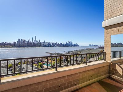 7002 Boulevard East APT 17D, West New York, NJ, 07093