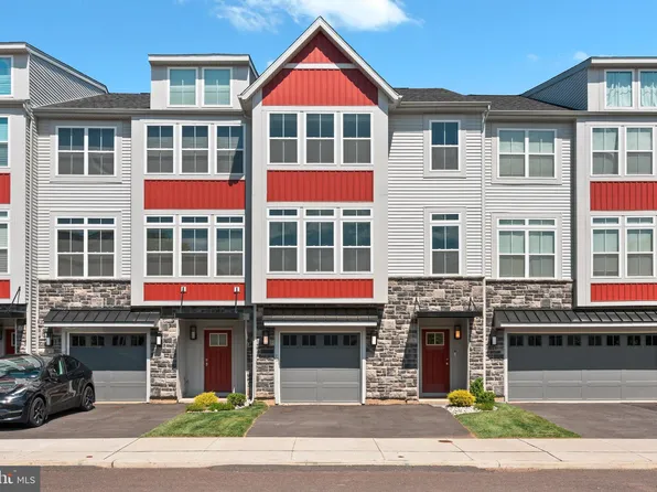 70 Independence Ct, Perkasie, PA 18944