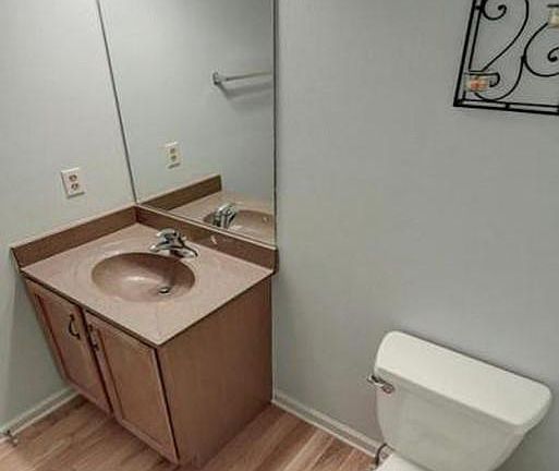 Powder Room (1/2 bath)