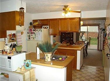 3rd image of 729 Sunset Cir
